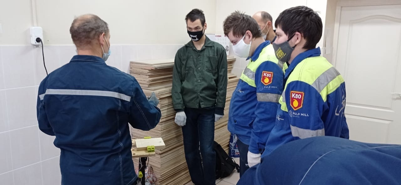 Продолжается работа в столярной мастерской в Новодвинске