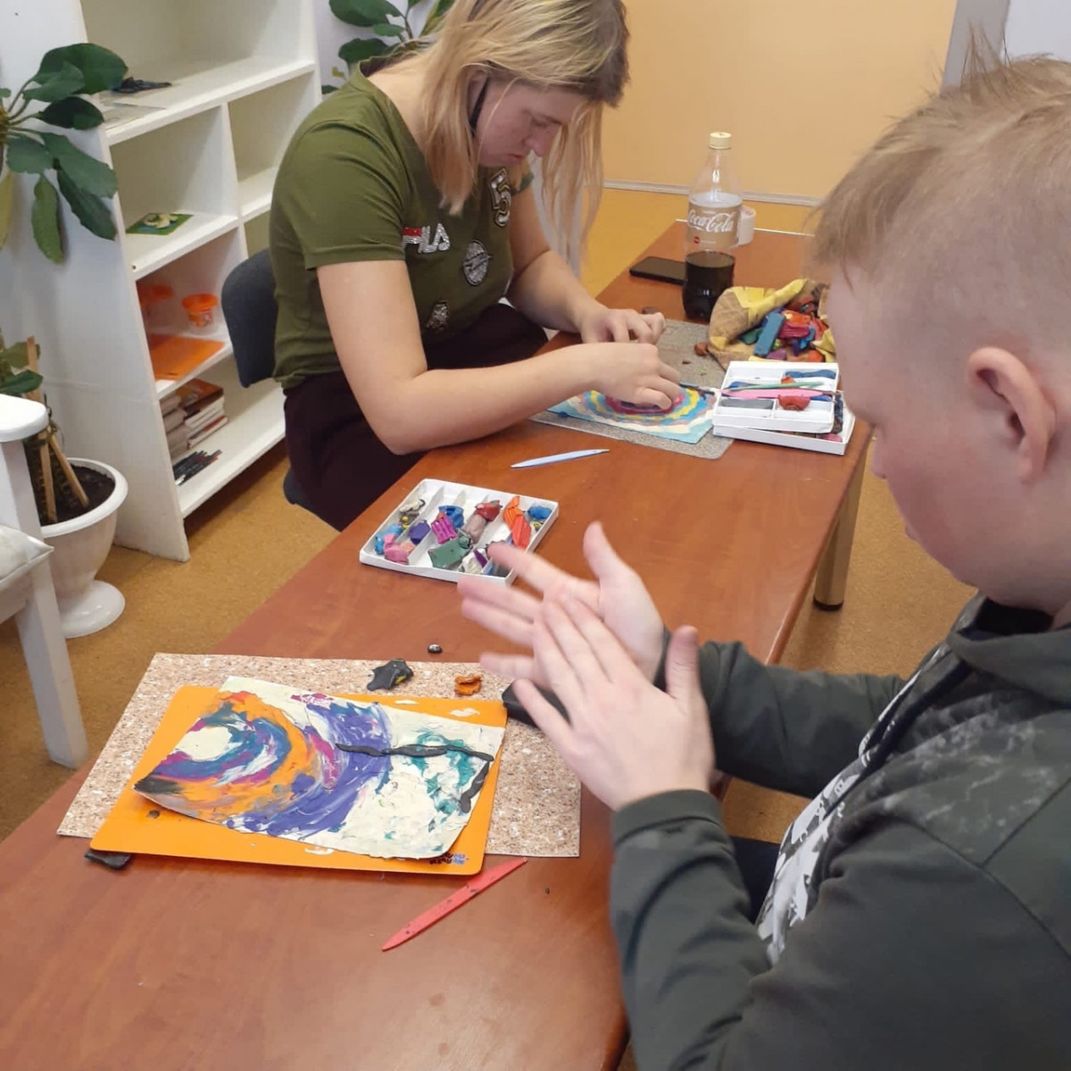 В Северодвинске прошло очередное занятие в гончарной мастерской.