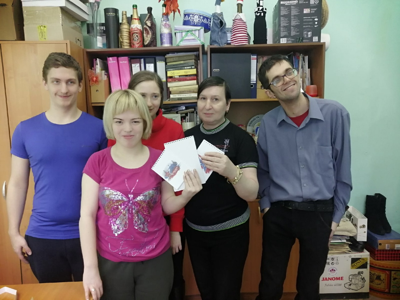 В полиграфической мастерской учимся делать блокноты