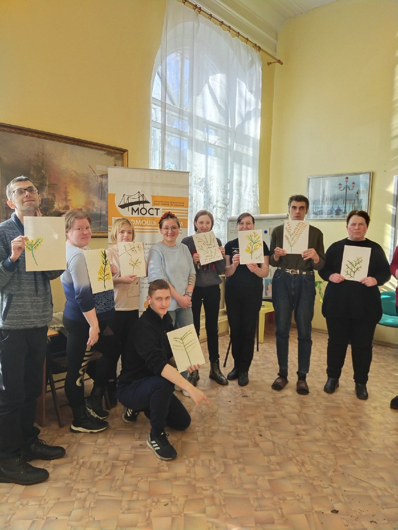 Мимоза ватными палочками