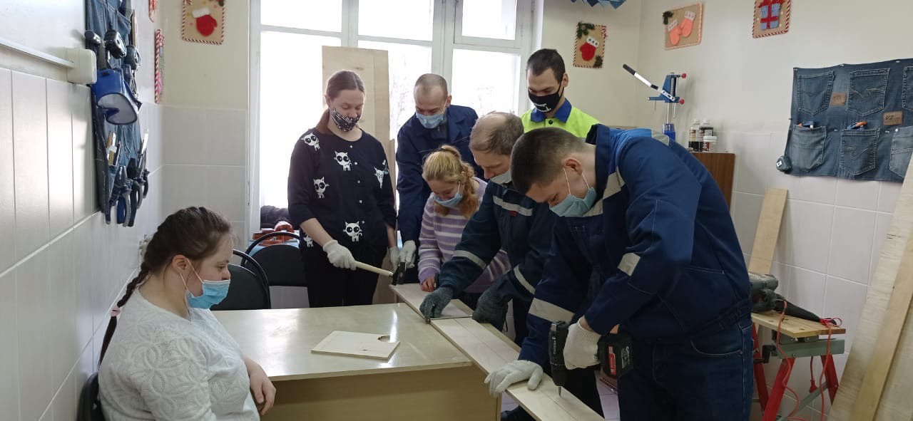 В АРОО "Мост" работает целая сеть ремесленных мастерских