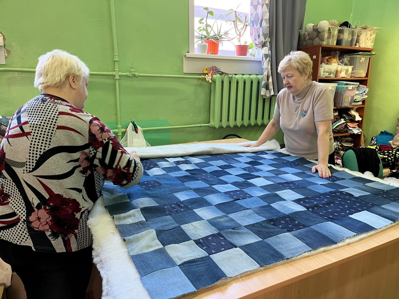 Принимаем в дар б/у джинсы!!!