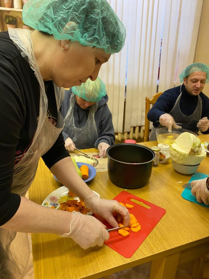 Школа социальных навыков продолжает свою работу