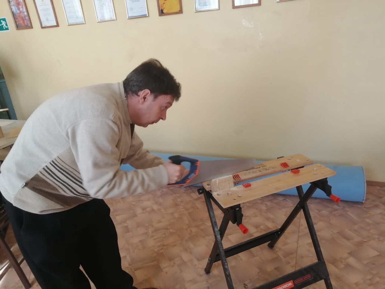 Дневная занятость в столярных мастерских