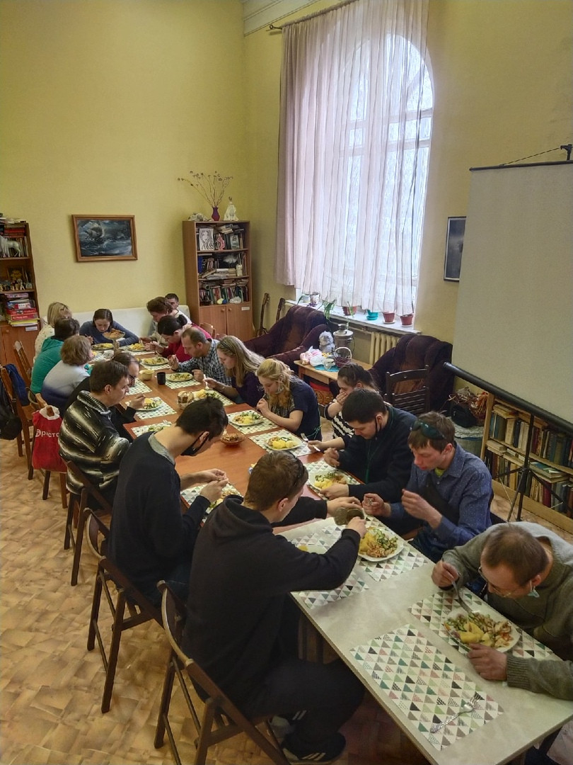 Продолжаются занятия в «Школе социальных навыков»