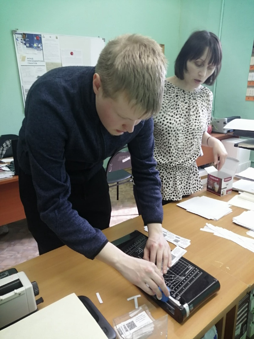 В АРОО "Мост" работает сувенирная мастерская