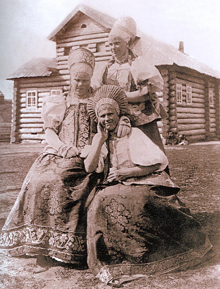 Особенности национального костюма Архангельской Губернии