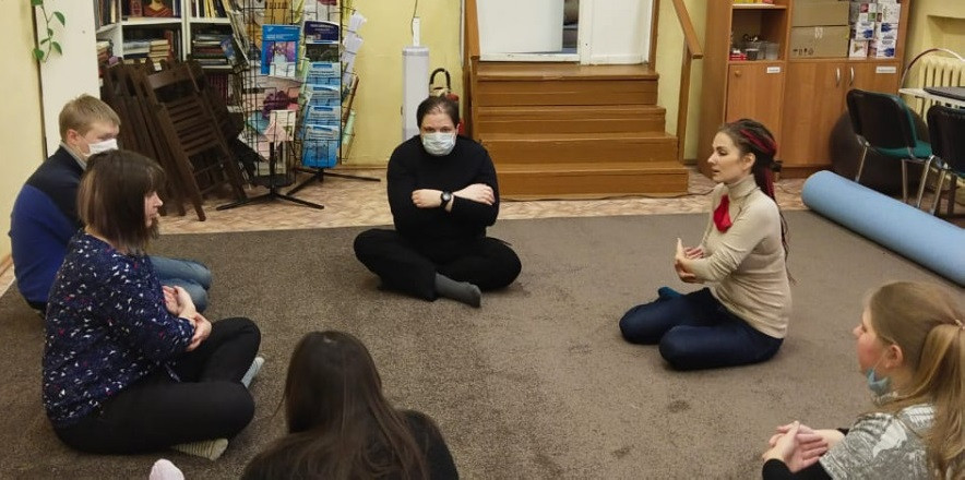 В АРОО "Мост" проводятся занятия по вокалотерапии с Анной  Акимовой