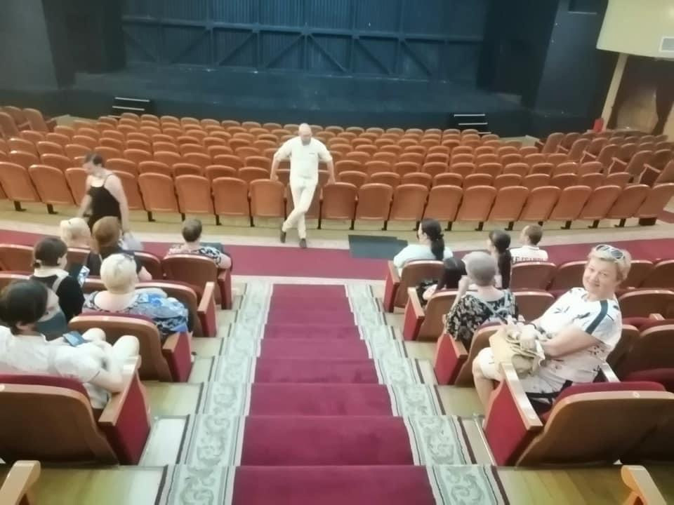 Экскурсия в драмтеатр им. Ломоносова